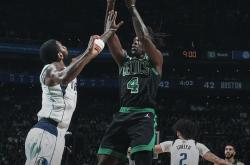 包含塔图姆回归赛场，关键助攻首场状态亮眼，篮网观众沸腾！的词条