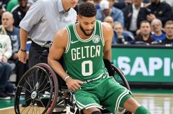 包含塔图姆与50激战巴黎圣日耳曼分钟，比赛局势复杂胜负难料！，Rookie焦点对战比赛高潮迭起的词条