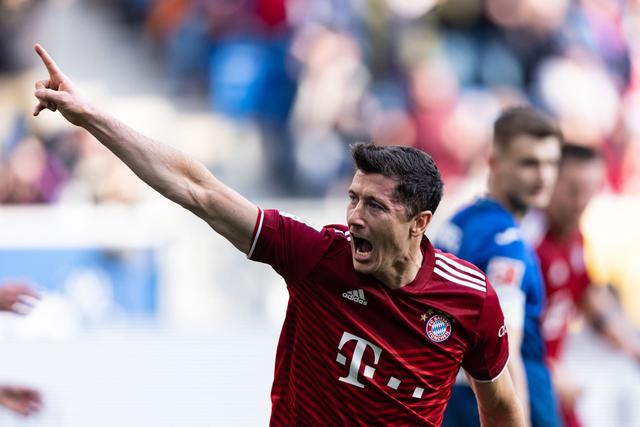 莱万多夫斯基踢什么位置 莱万多夫斯基踢什么位置